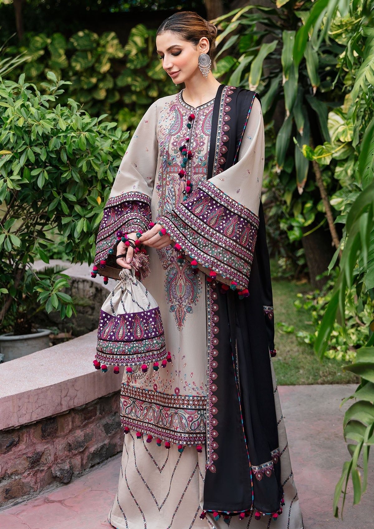 Jazmin Winter Dhanak Embroidered 3-Piece Unstitched Suit
